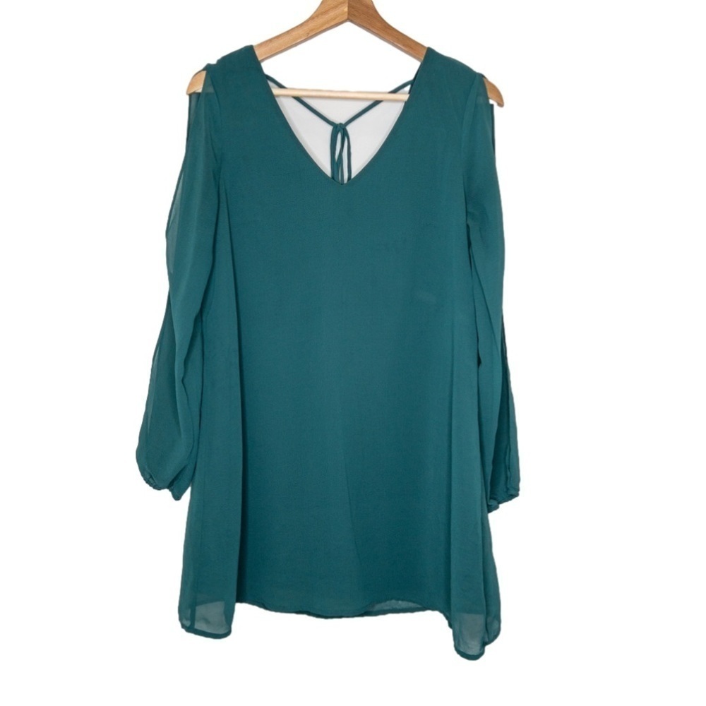 Guess Womens Size XS Green Long Sleeve Cold Shoulder Shift Mini Dress Tie Back